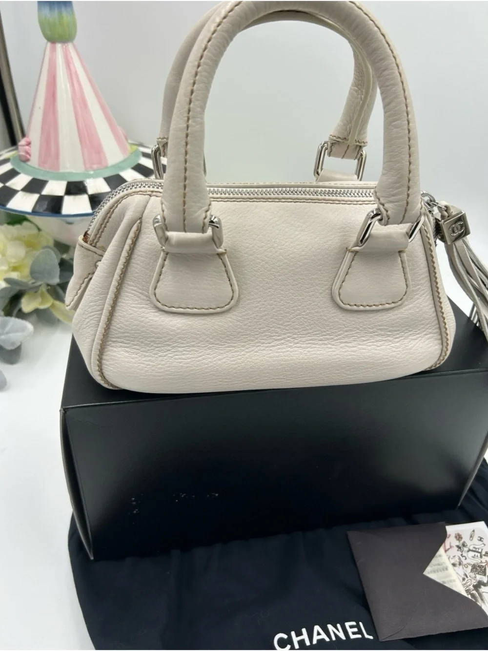 Chanel, LAX Cream pebbled grain leather bowler bag series 8 made in Italy